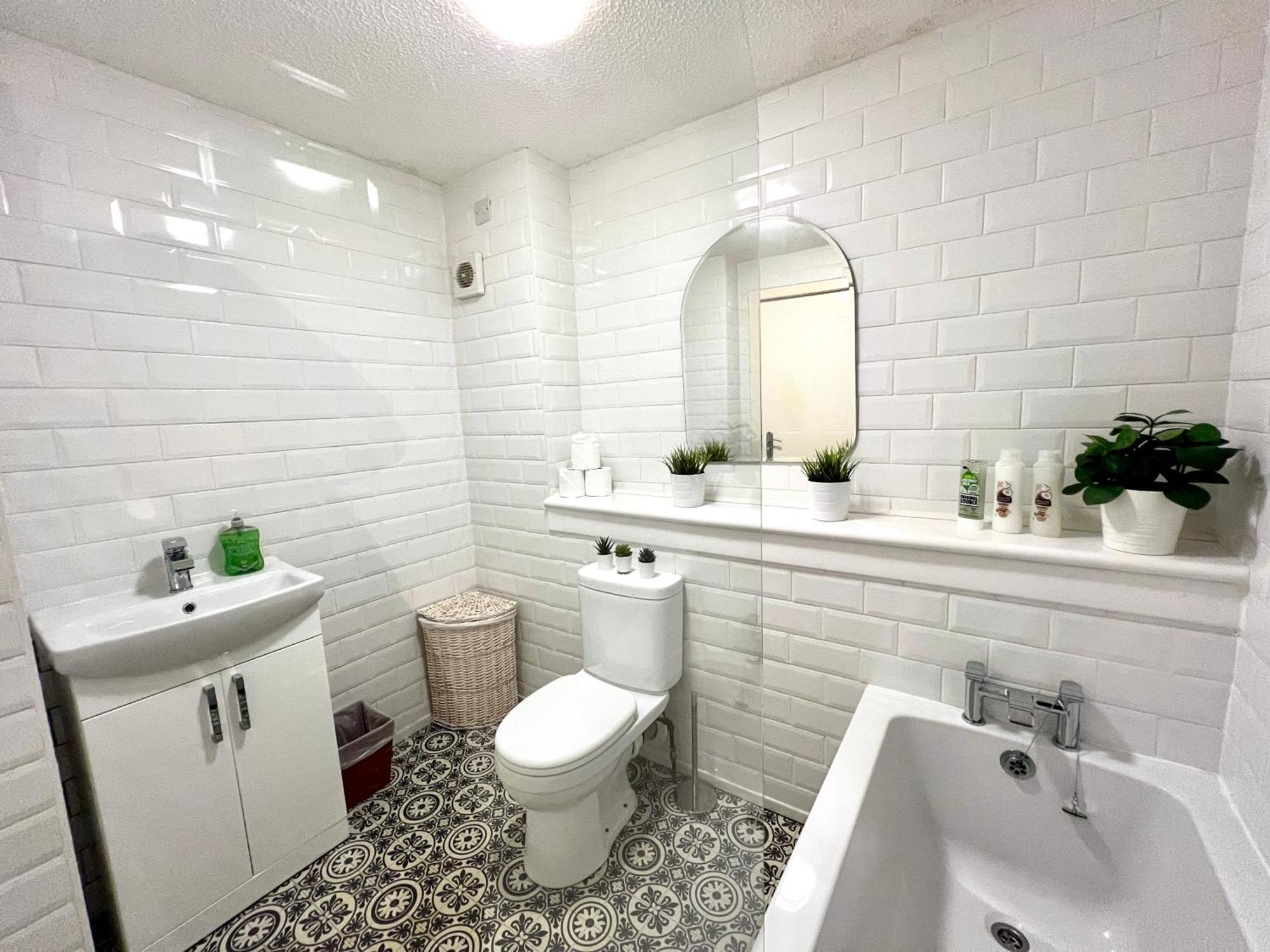 Spacious 2 Bed-Flat In Glasgow City - Free Parking 외부 사진