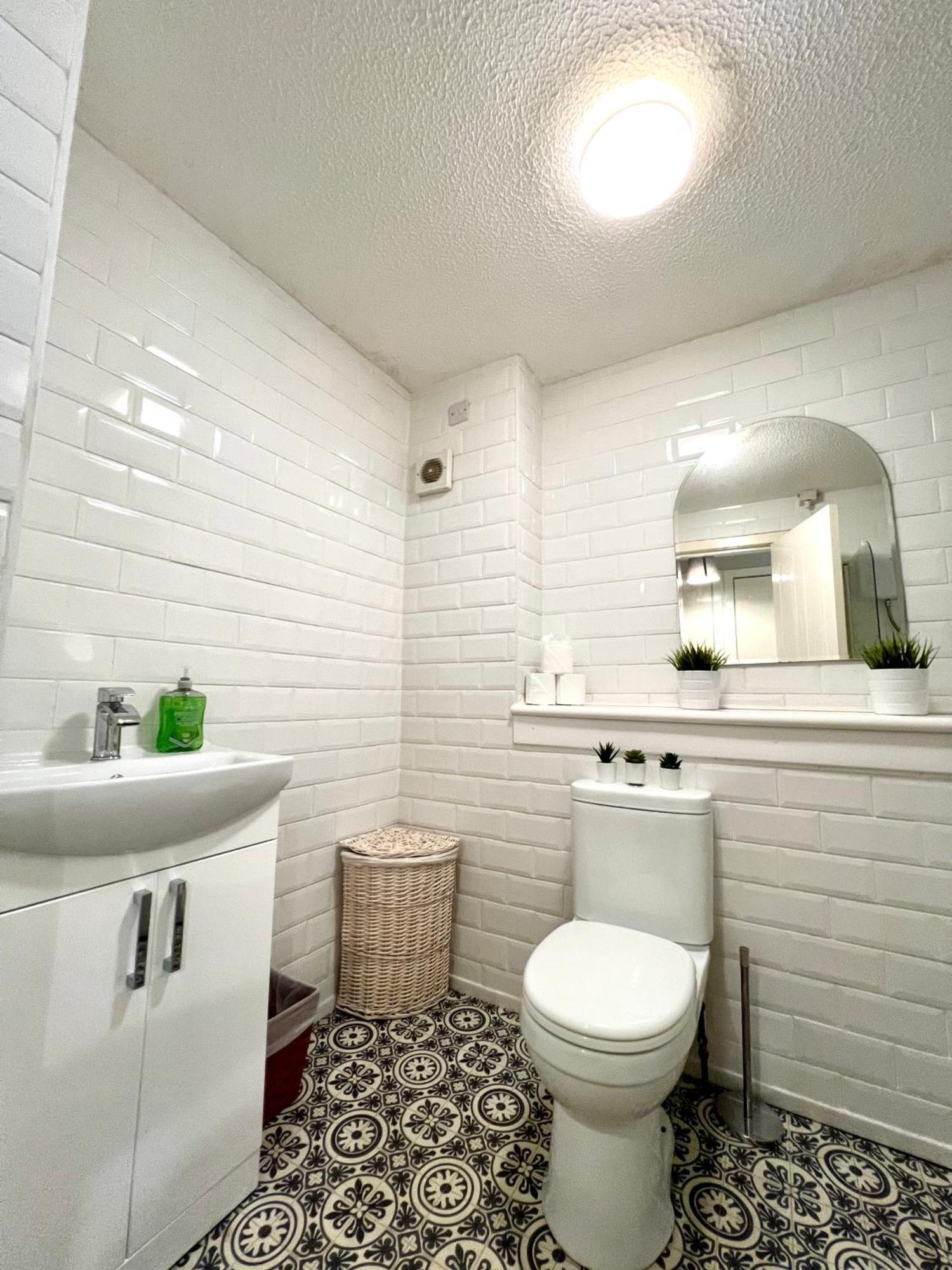 Spacious 2 Bed-Flat In Glasgow City - Free Parking 외부 사진