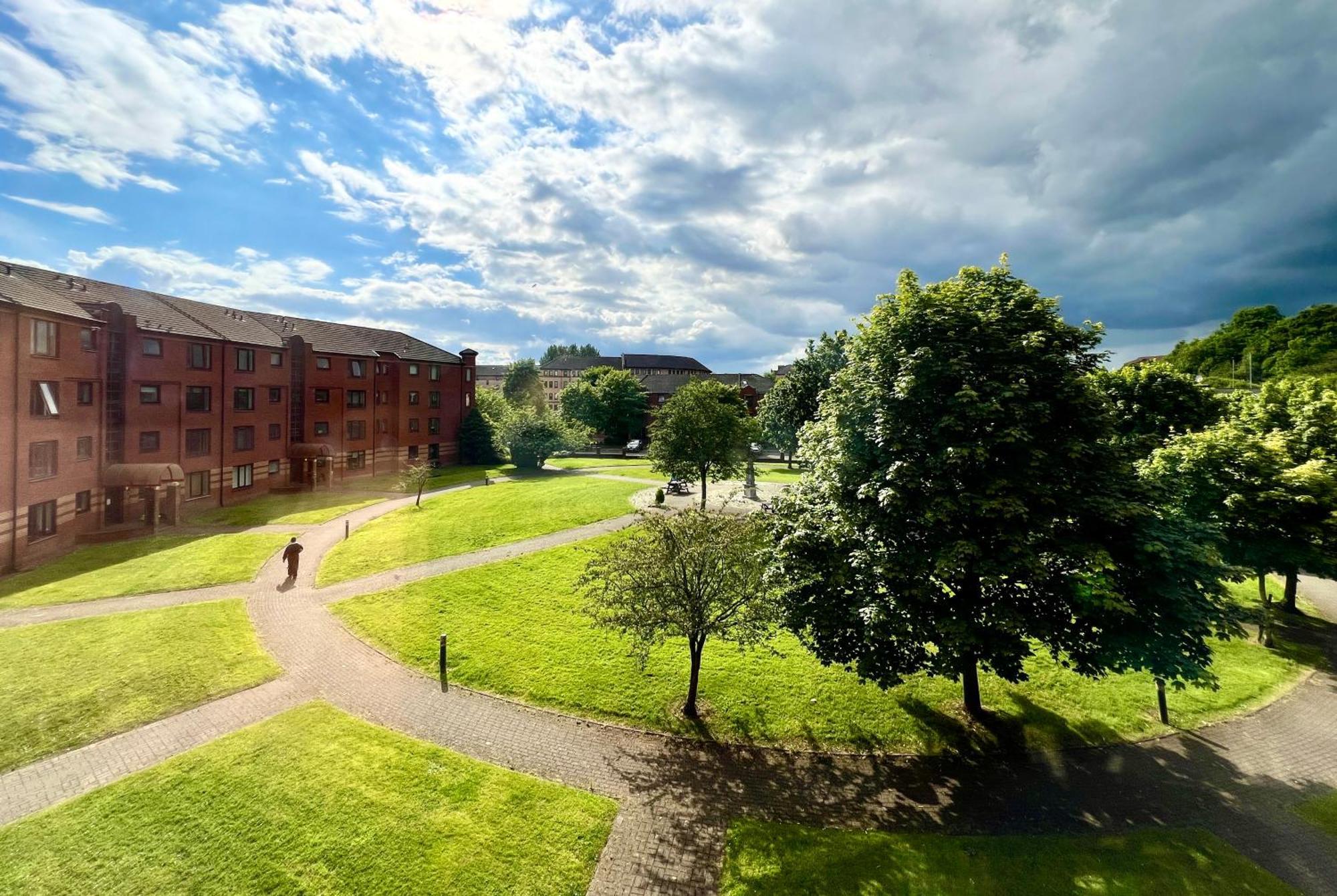 Spacious 2 Bed-Flat In Glasgow City - Free Parking 외부 사진